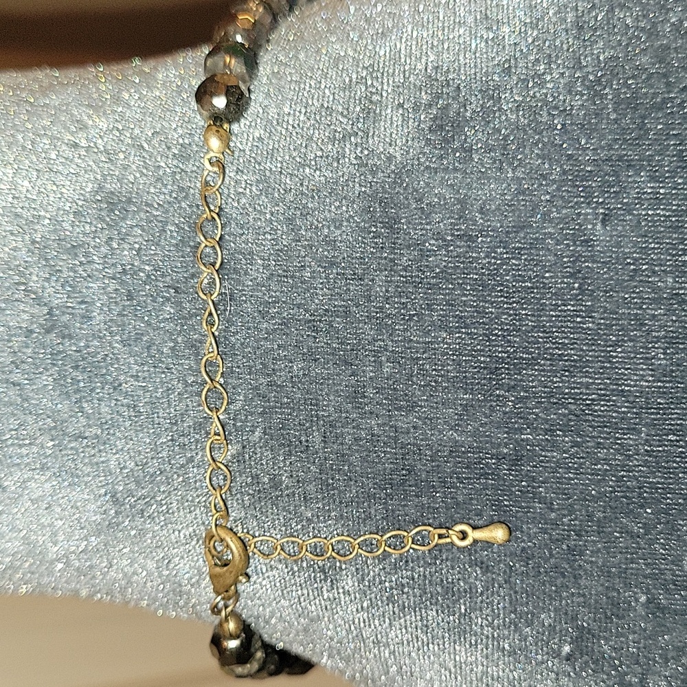 Shiny Reflective Necklace - Picture 4 of 4